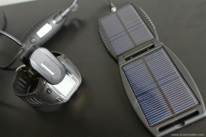 Garmin FR910XT getting charged via solar pack