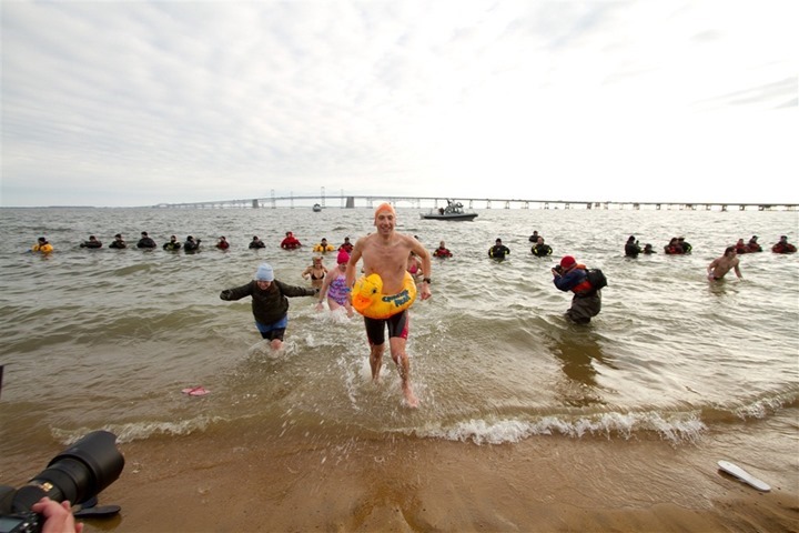 the-2011-polar-bear-plungewith-a-duck-37