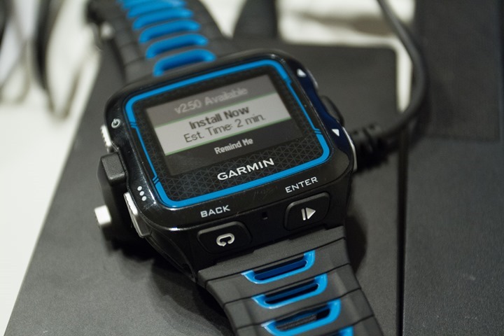 Garmin Forerunner 920xt hrm-run™ noire et bleue - au meilleur prix auprès  de votre spécialiste de la course à pied, l'enseigne Foulées!