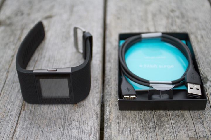 Các thành phần Fitbit-Surge-Unboxed