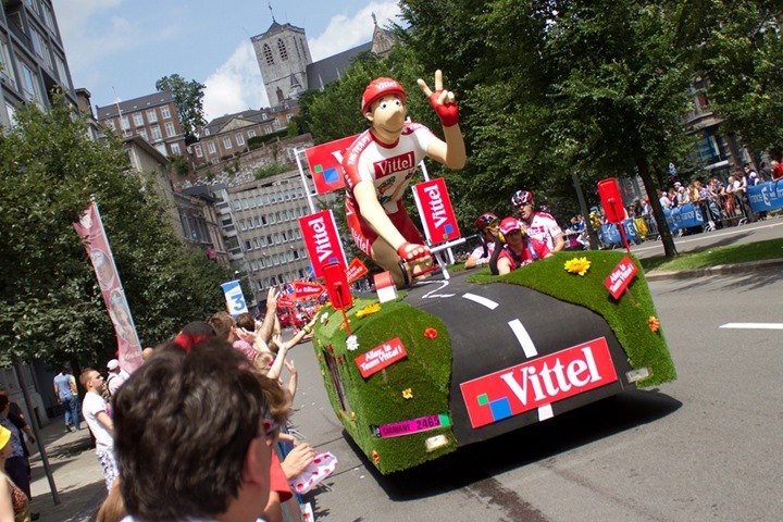 2012-tour-de-france-a-look-at-the-caravanparade-29