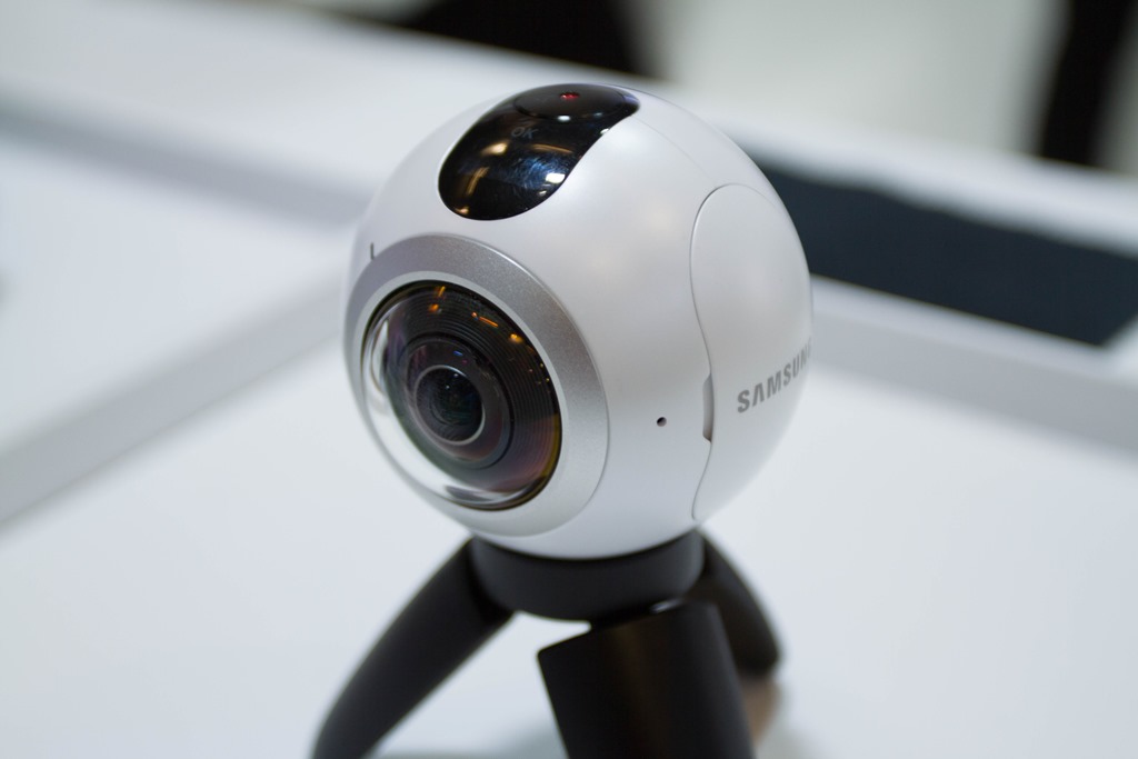 What is Samsung Gear 360 camera?