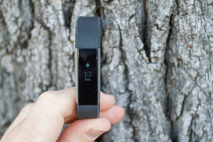 lightning bolt on fitbit charge 3