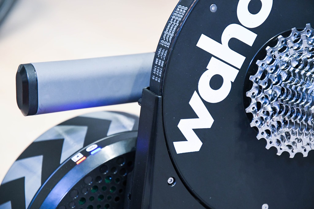 Wahoo Fitness Kickr Move Smart Trainer - Wheel & Sprocket