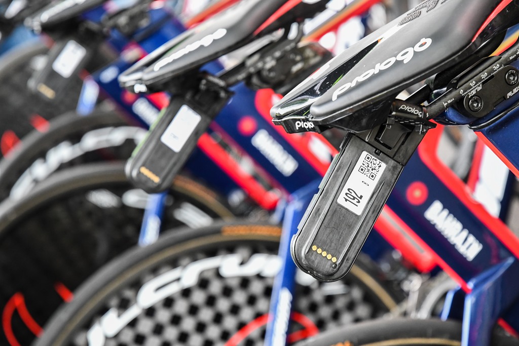 de France Behind the Scenes: How Dimension Data Rider Tracking Works | DC