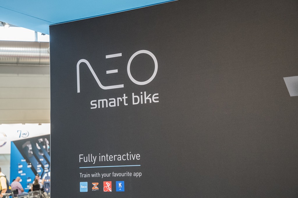 Verzorgen Verwisselbaar waterval First Look: Tacx introduces Tacx Neo Smart Bike | DC Rainmaker