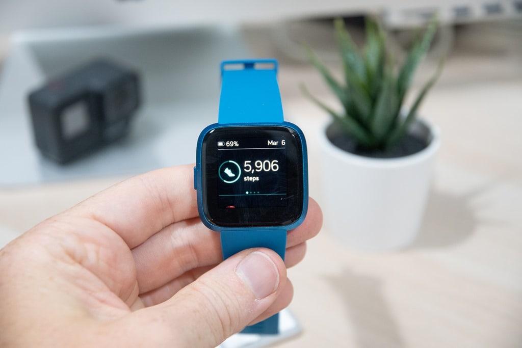 Hyret Peep samling The Fitbit Versa Lite Hands-On: Everything you ever wanted to know | DC  Rainmaker