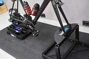 indoor trainer front fork stand