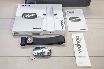 Wahoo-TICKR-Stealth-Unboxed-Components