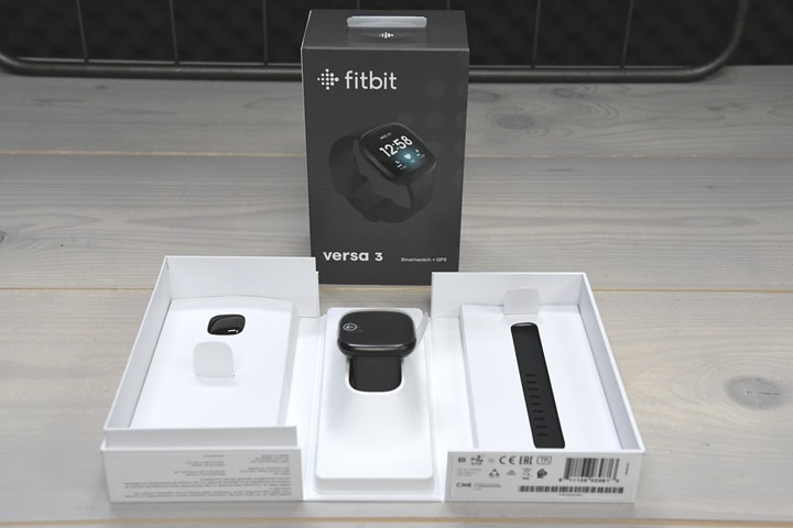 Fitbit-Versa-3-Box-Inside