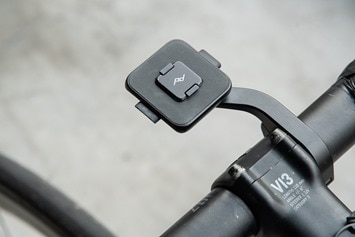 Hands On Bike: Quad Lock Mag Case and Wireless Charging Pad