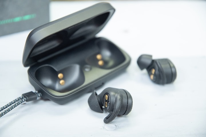 Jaybird-Vista2-Pods-Out