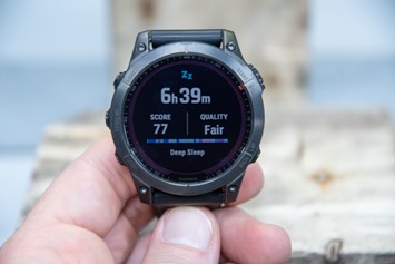  Garmin Fenix 6 Pro Solar (GPS,1.4 inches) Solar-Powered  Multisport, Advanced Training Features and Data, Black with Slate Gray Band  (Renewed) : Electronics