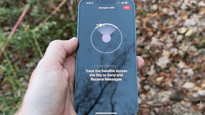 Apple-iPhoneSatelliteSOS-StartingSatelliteFind
