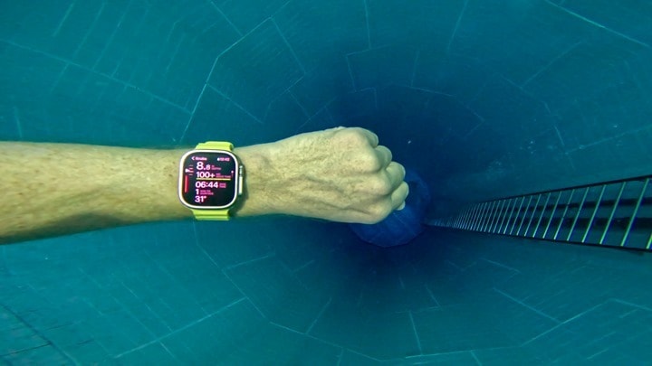 How long can the apple online watch series 5 stay underwater