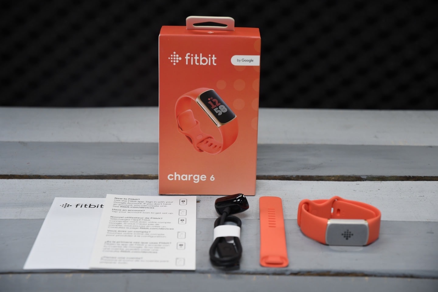 FitbitCharge6BoxComponents