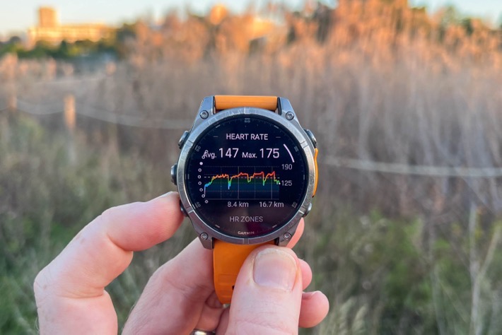 Garmin Fenix8 HRM200.