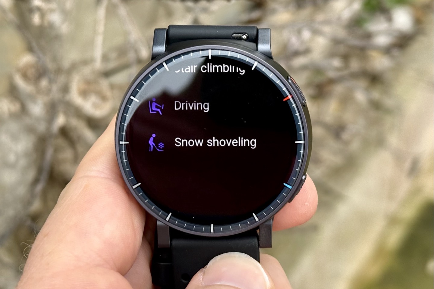 AmazfitACtiveMax-SnowSHoveling.jpeg AmazfitACtiveMax SnowSHoveling.