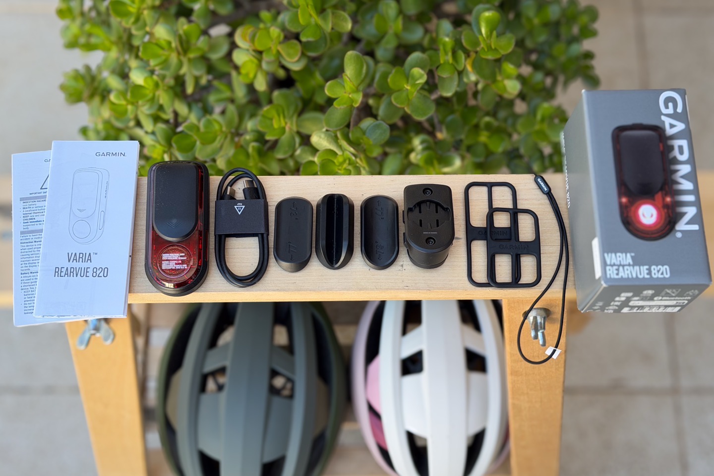 Garmin Varia RearVue820 BoxContents.