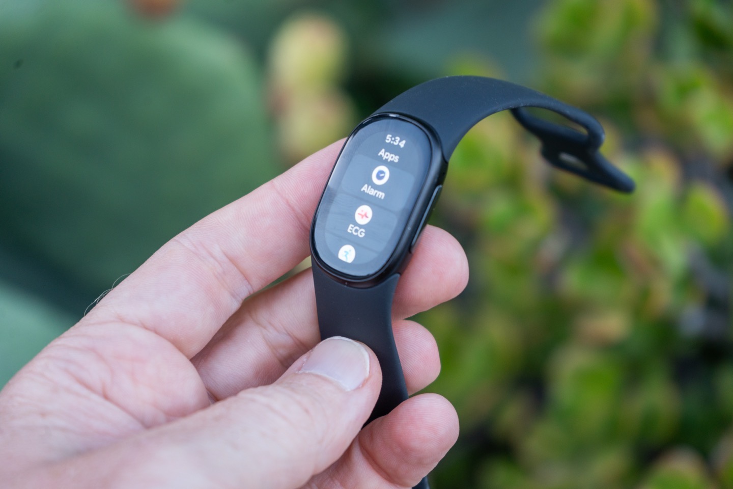 Fitbit Edge In-Depth Review: Worth the Upgrade?
