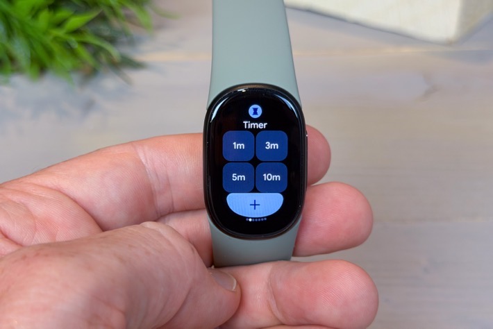 Fitbit Edge In-Depth Review: Worth the Upgrade?