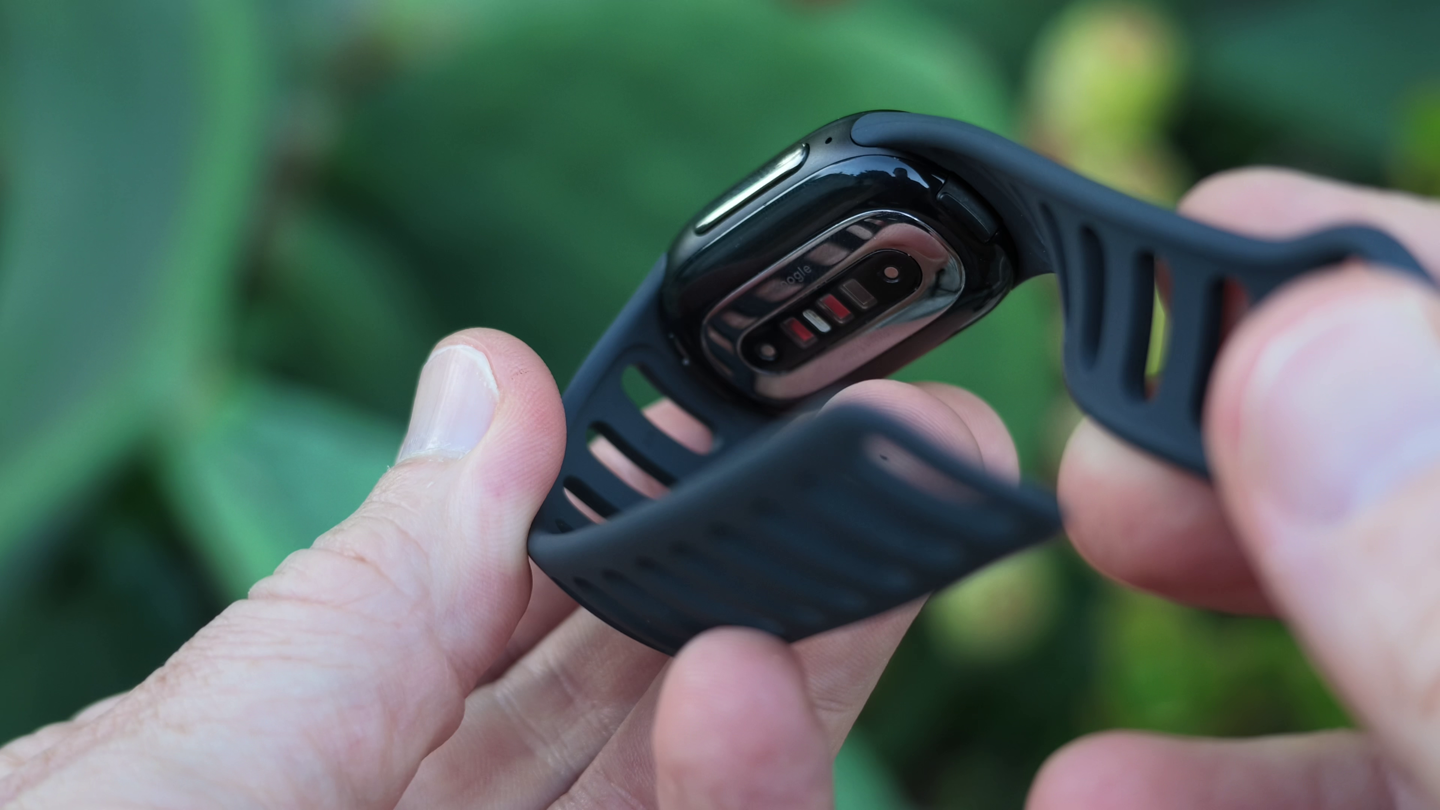Fitbit Edge In-Depth Review: Worth the Upgrade?